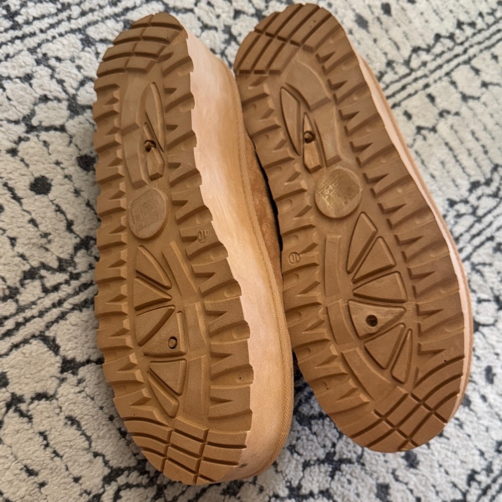 SHEIN Brown Slippers with Stylish Trim - Picture 4 of 4